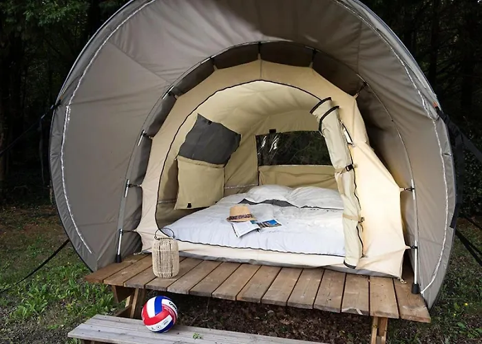 3 Etoiles - Eeeggh Campingplads *